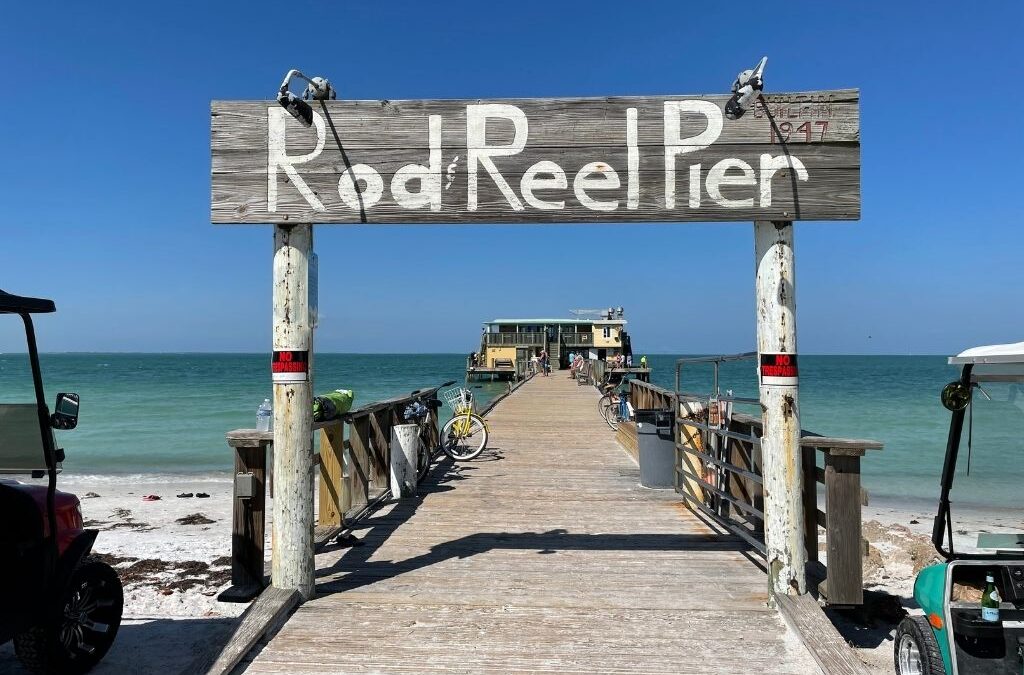 Rod & Reel Pier is a popular waterfront restaurant in Anna Maria Island