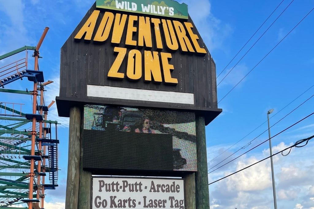 Wild Willy's Adventure Zone is near Destin and has mini golf, arcade games and a race track