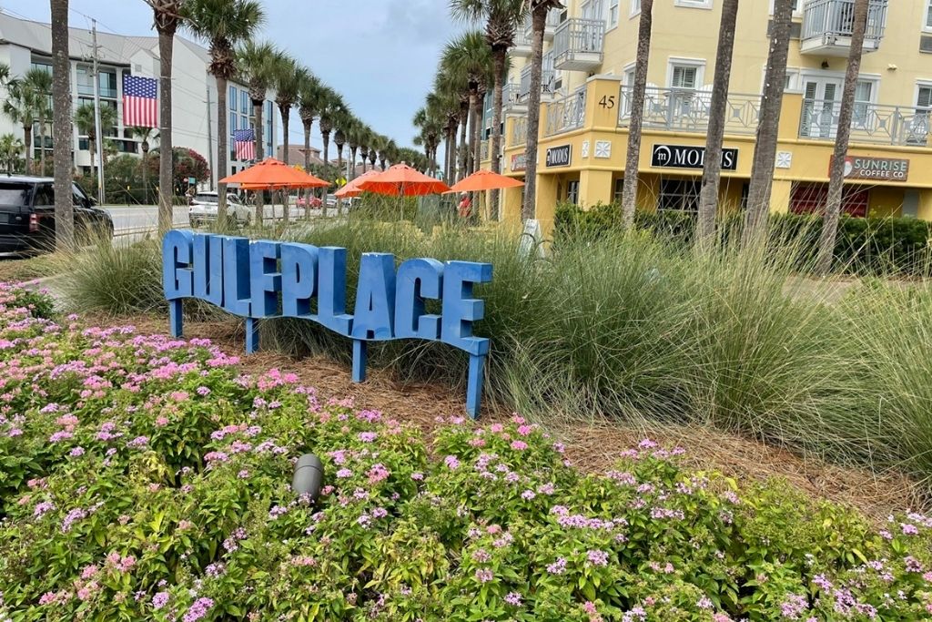 Gulf Place is a chic area across from Ed Walline Beach Access with shops, restaurants, and an outdoor art gallery
