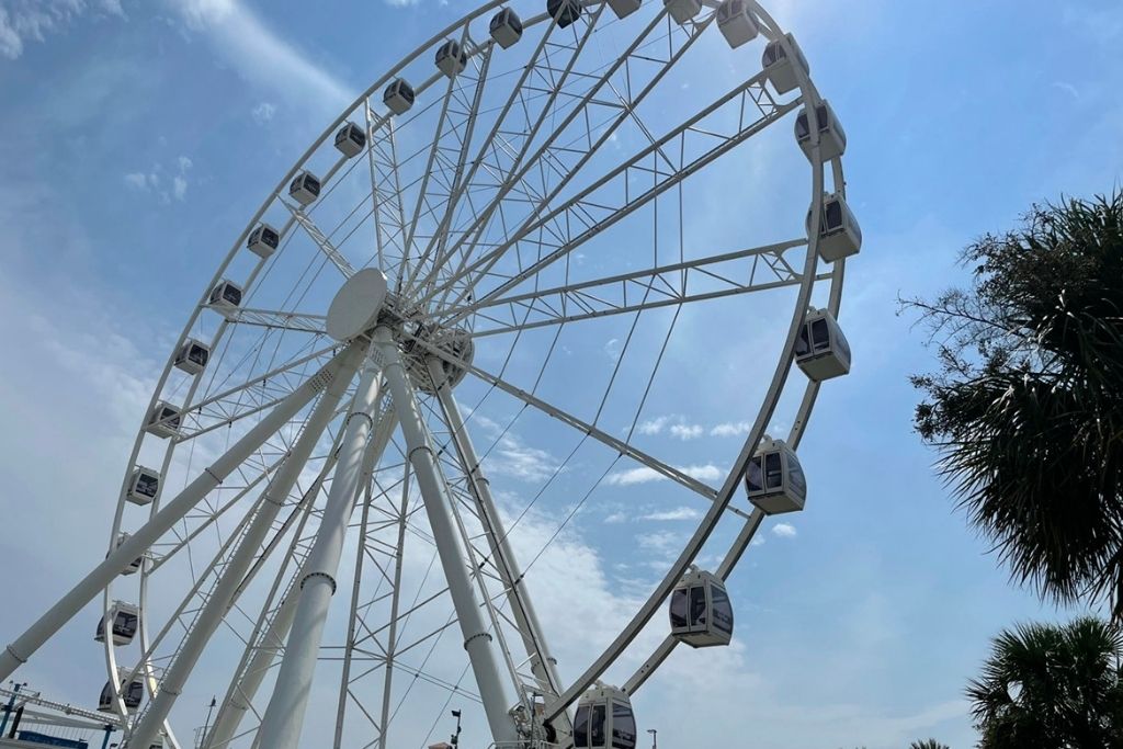 Pier Park Panama City Beach has great entertainment, such as The Sky Wheel