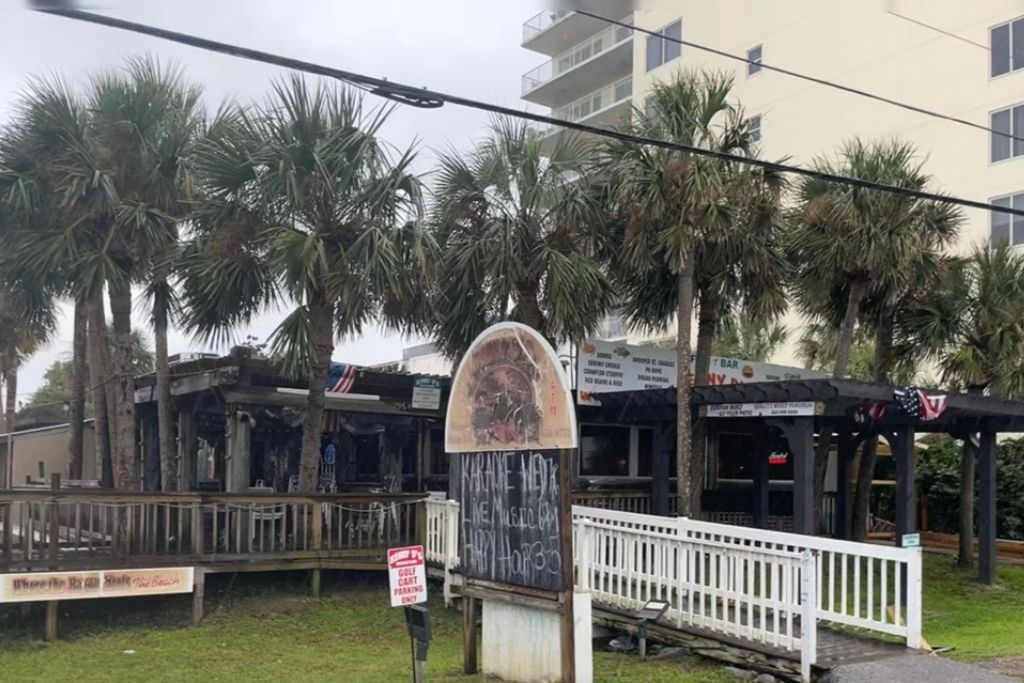 Kenny D's is a laid back beach bar that is known for its Cajun food and Gumbo