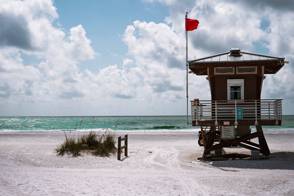 Anna Maria Island is one of the best destinations in Florida to have a family vacation since there is so much to explore and experience here. 