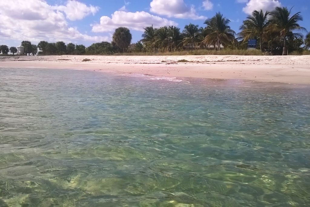 Peanut Island Florida has a beautiful beach for relaxing and swimming 