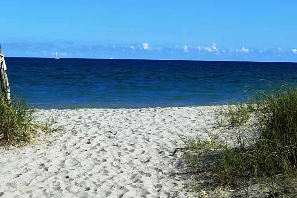  This state park is located just north of Fort Lauderdale and is known for its calm waters and beautiful coral reef.