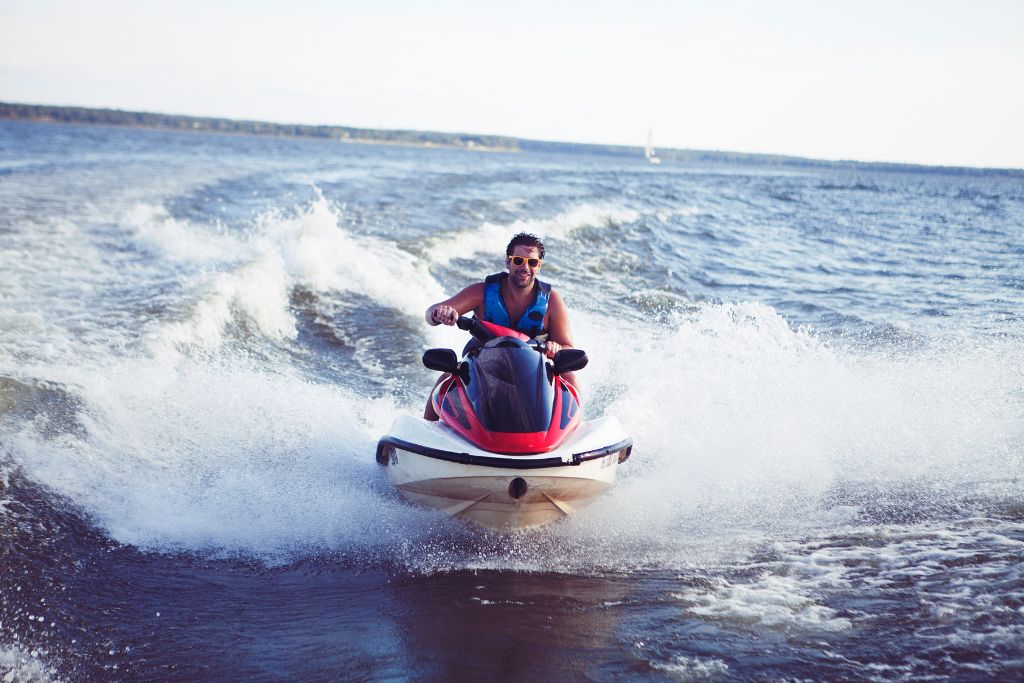 Looking for a thrilling way to see Fort Lauderdale?  Then hop on a jet ski and explore the city from the water!