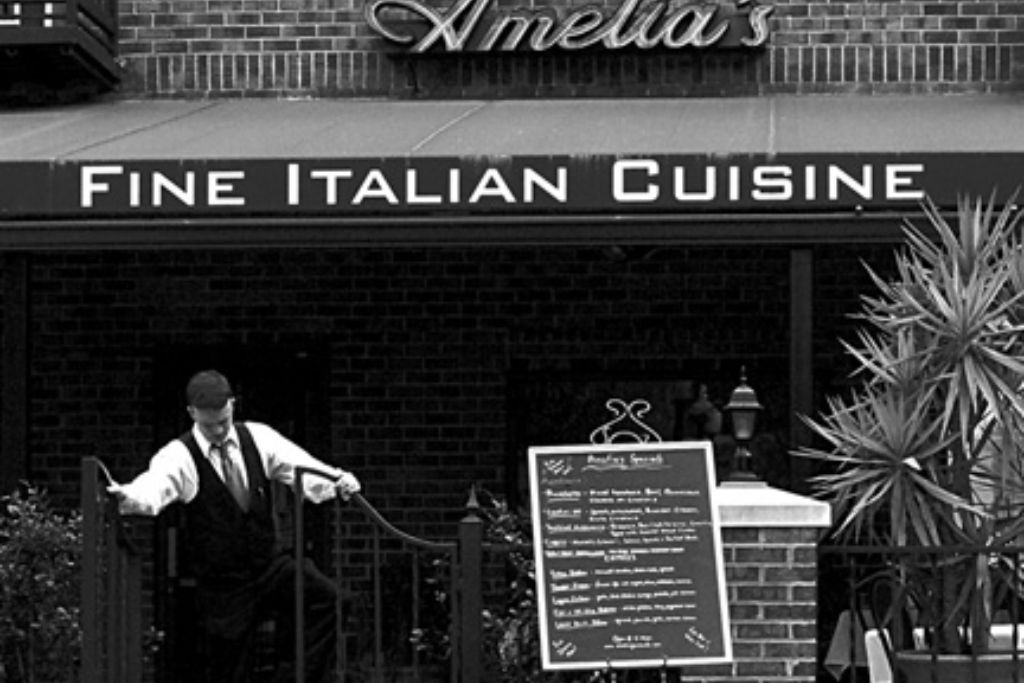  For all the Italian food aficionados in Gainesville, the one stop you must make while in the city is at Amelia’s Italian Restaurant