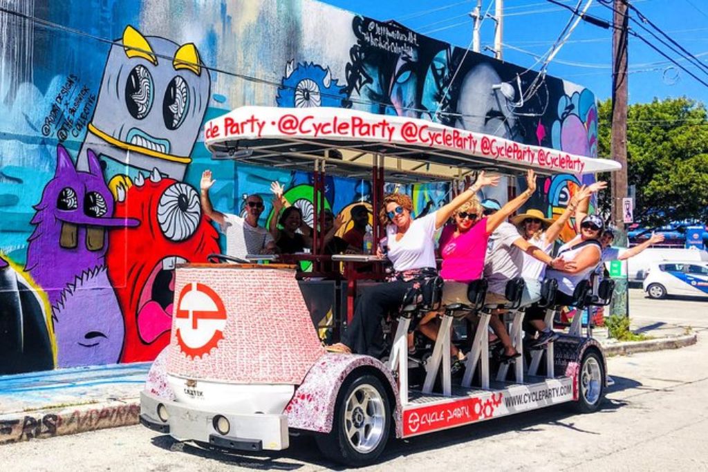 Experience three of the best bars in Wynwood as you ride through Miami’s art district on<br />
this party bike bar crawl.<br />
