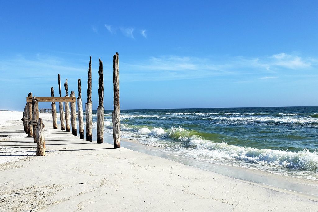 From snorkeling tours to boat rides to hiking, there are lots of fun things to do at Shell Island 