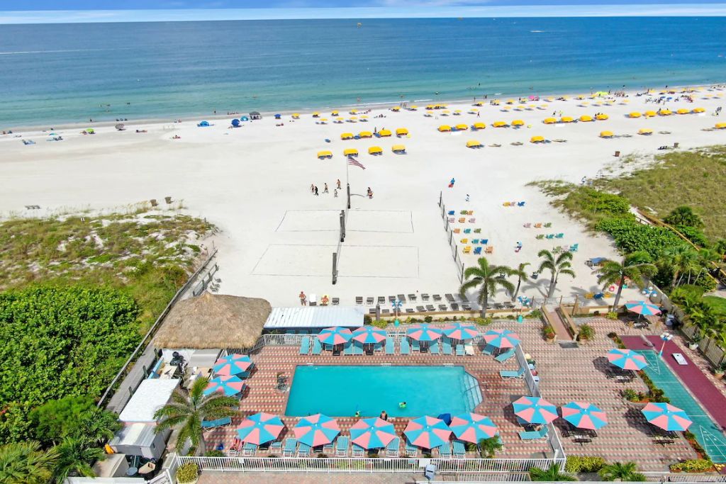 The Plaza Beach Hotel is a great option for families looking to fill the days near the beach.