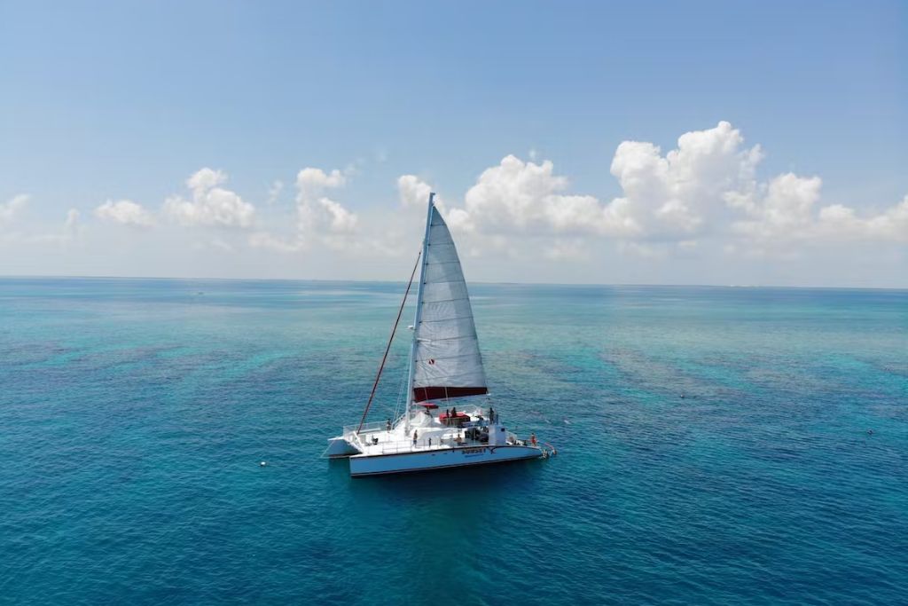 Get a head start on your day with a morning snorkeling tour from Key West, which includes your breakfast! 