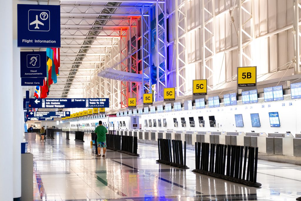 South Florida is a top destination for travelers from all over the world. There are a few different airport options available that make getting there a breeze.