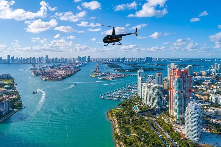 Discover Miami from above on this short but exhilarating flight from Miami Executive Airport.