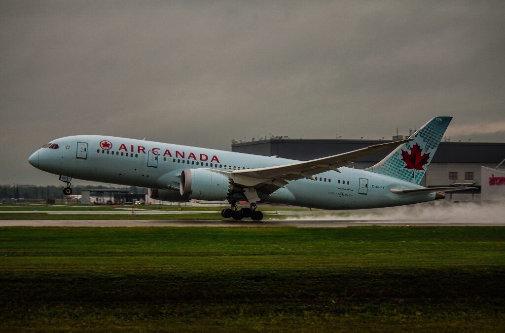 Is Air Canada A Good Airline? 14 Things To Know (Pros & Cons)