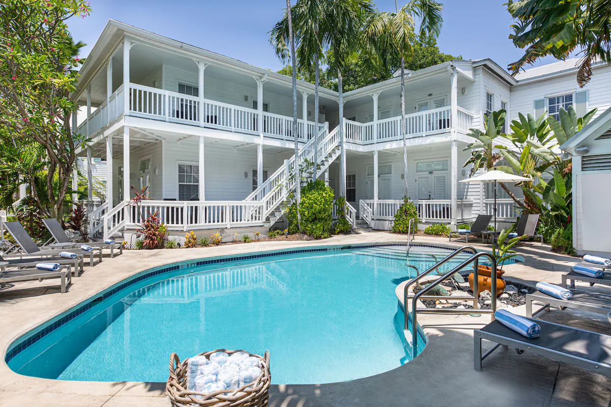 The Anna Maria Island Beach Palms 6B in Bradenton Beach offers a delightful beachfront escape for travelers seeking relaxation and tranquility.