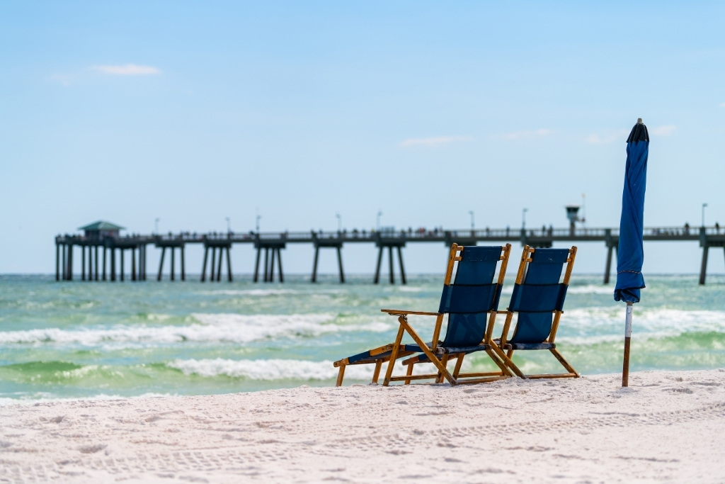 Nestled between Pensacola and Panama City center, along North Florida's emerald coast, Fort Walton Beach is a picturesque destination.