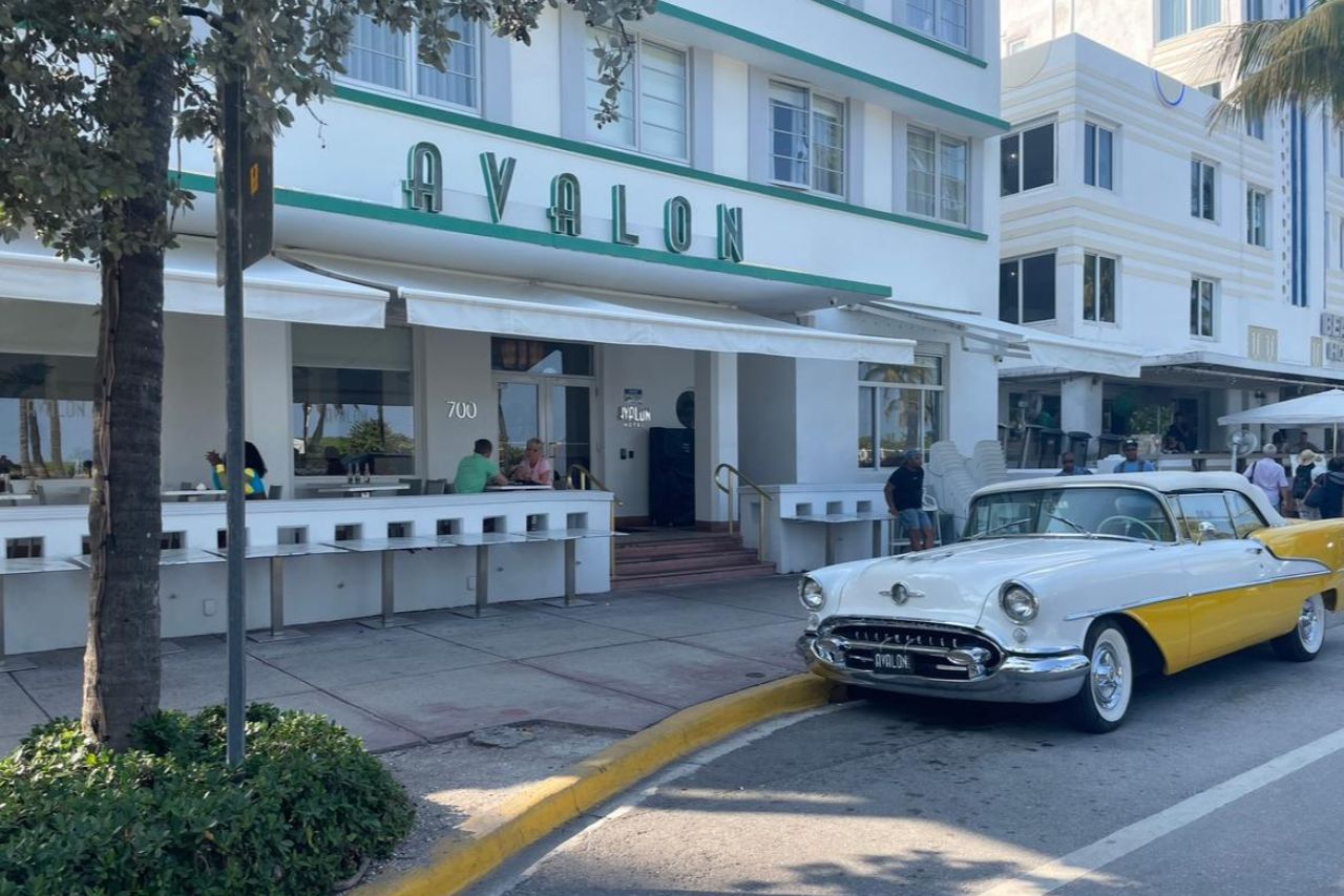 I stayed at The Avalon during my visit to Miami early last year and I recommend it. 