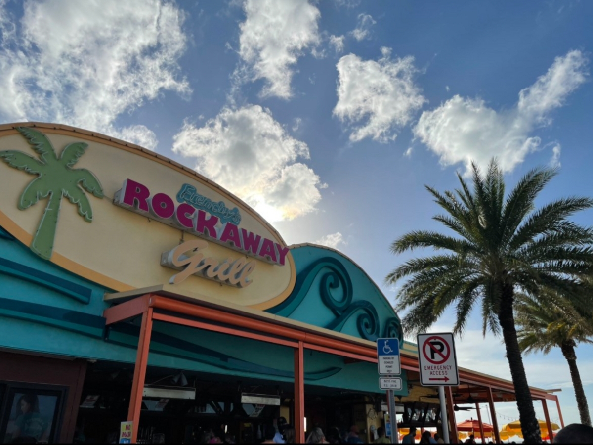 external facade of Frenchy's Cafe in Clearwater Florida
